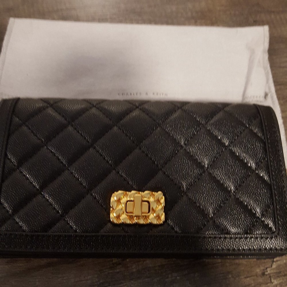 Small Purse - Black With Gold Hardware